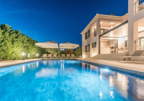 Luxurious Zadar Villa 5 Bedrooms Villa Tranquil Adore Private Heated Pool and Billiards Table Dalmatia